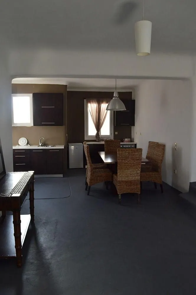 Super Paradise Apartments Plintri